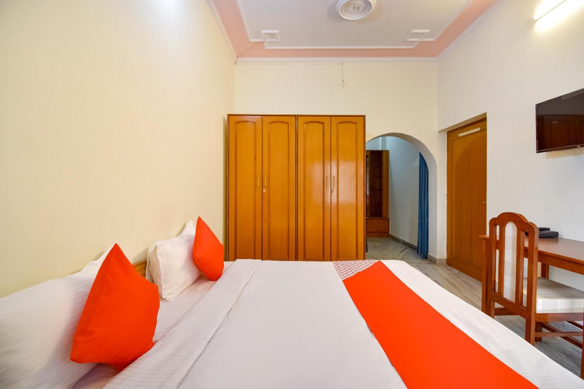 Hotel O Kusum Lodge Pandu Екстер'єр фото