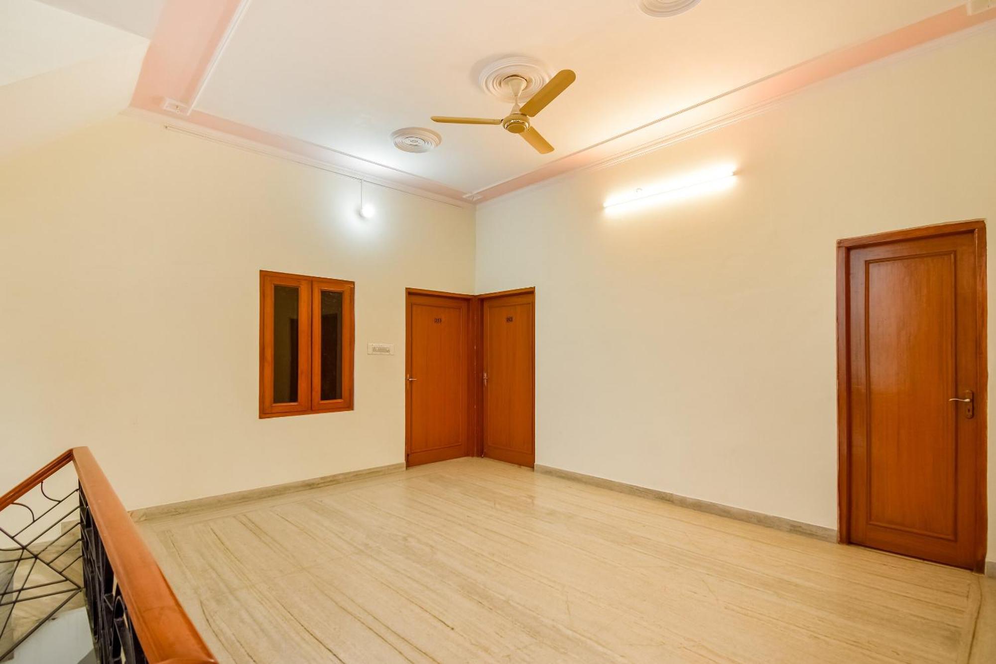Hotel O Kusum Lodge Pandu Екстер'єр фото