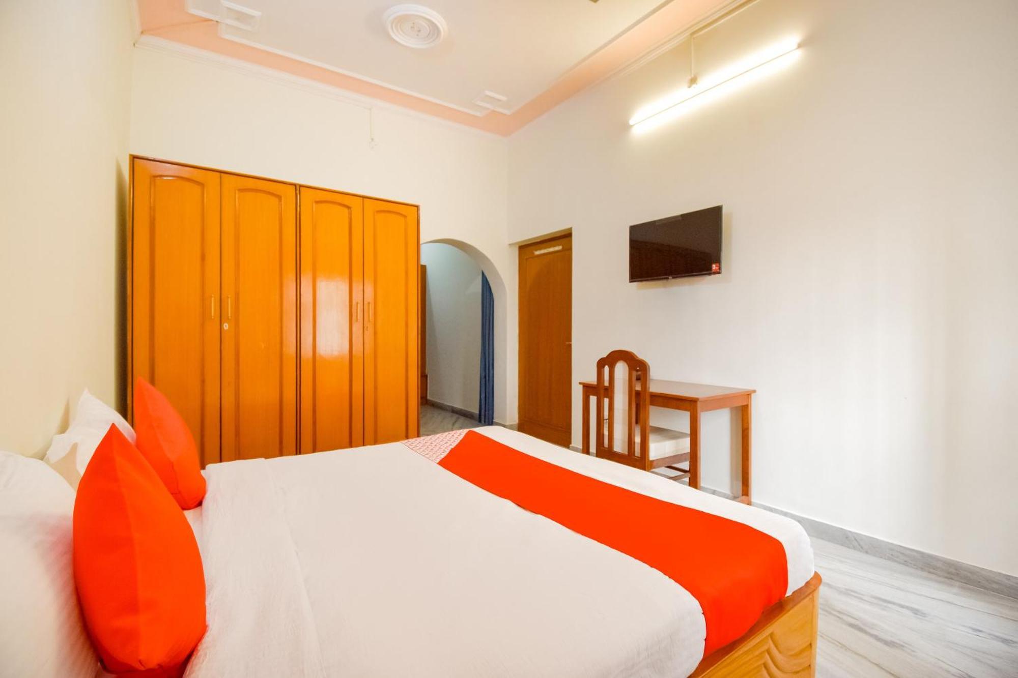 Hotel O Kusum Lodge Pandu Екстер'єр фото