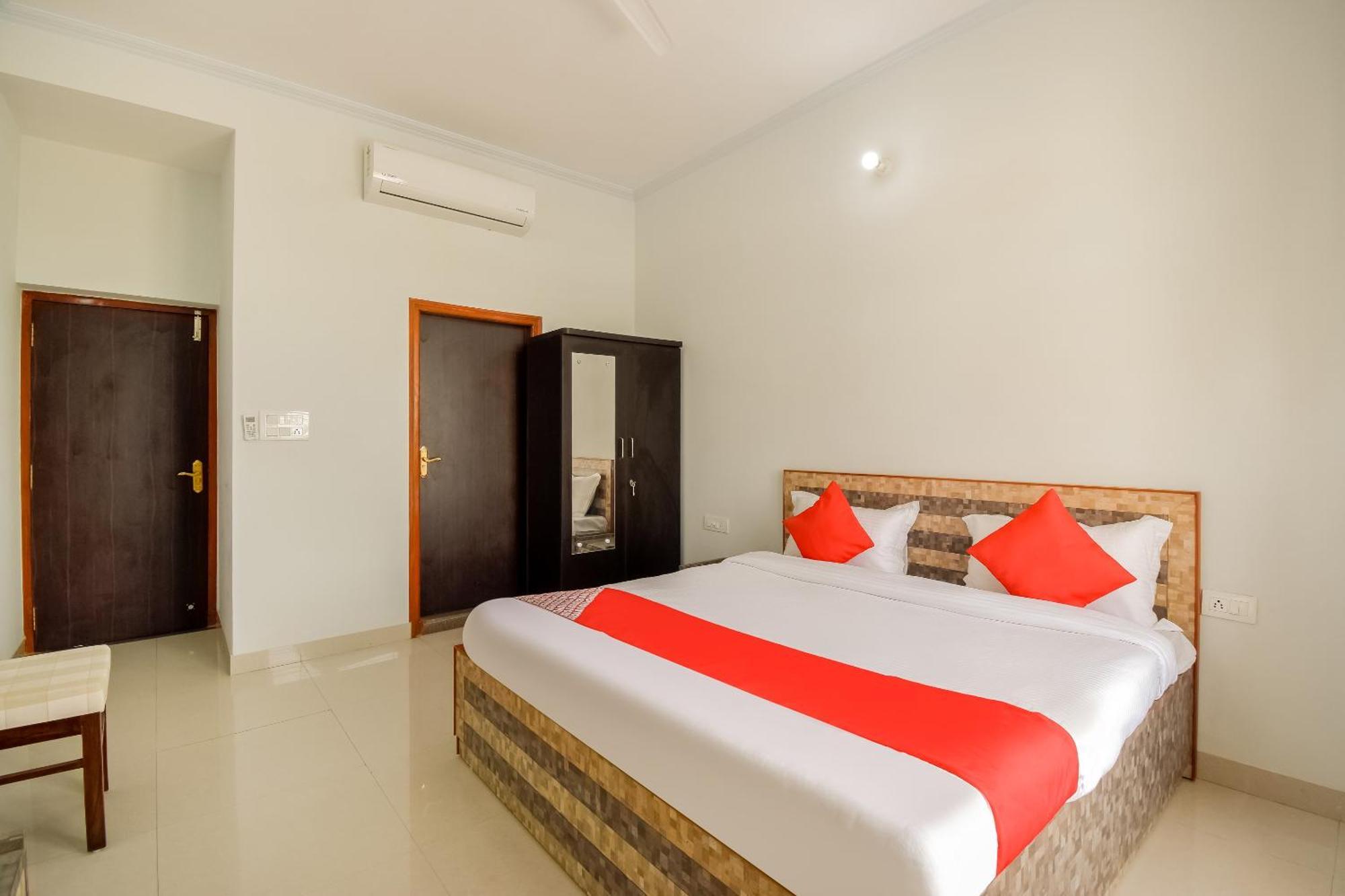 Hotel O Kusum Lodge Pandu Екстер'єр фото